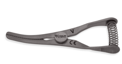 mini glover clamp – 17mm slightly curved serrated jaws, 110g occlusion pressure, titanium, 1.6″ (4cm) mini glover clamp – 17mm slightly curved serrated jaws, 110g occlusion pressure, titanium, 1.6″ (4cm)