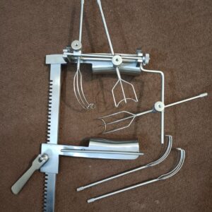 valve retractor set